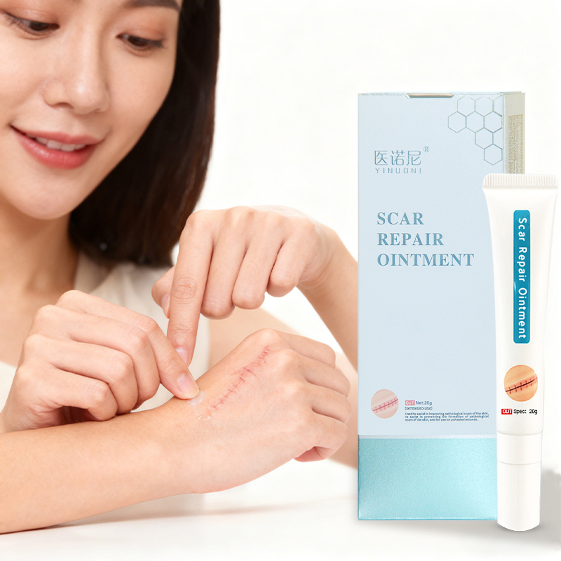 This medical-grade scar repair cream can repair acne scars, atrophic scars, stretch marks, pigmentation scars, surgical scars, burn scars, and more. Suitable for all skin types!